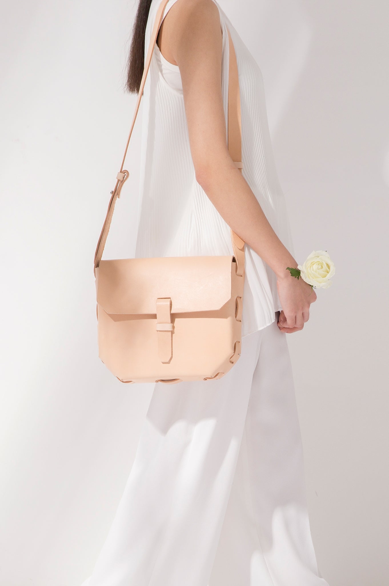 Small Handmade Beige Leather Purse - The Perfect Bag for Your Next